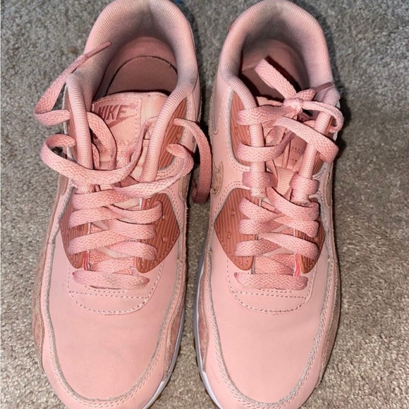 Pink Nike Air Max 90 - Picture 2 of 5
